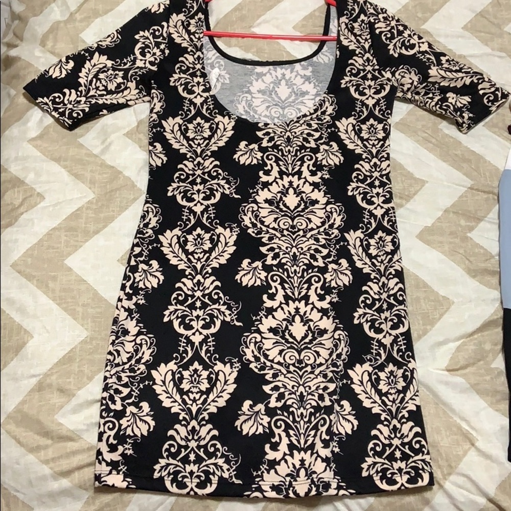 Dress. - Picture 2 of 2